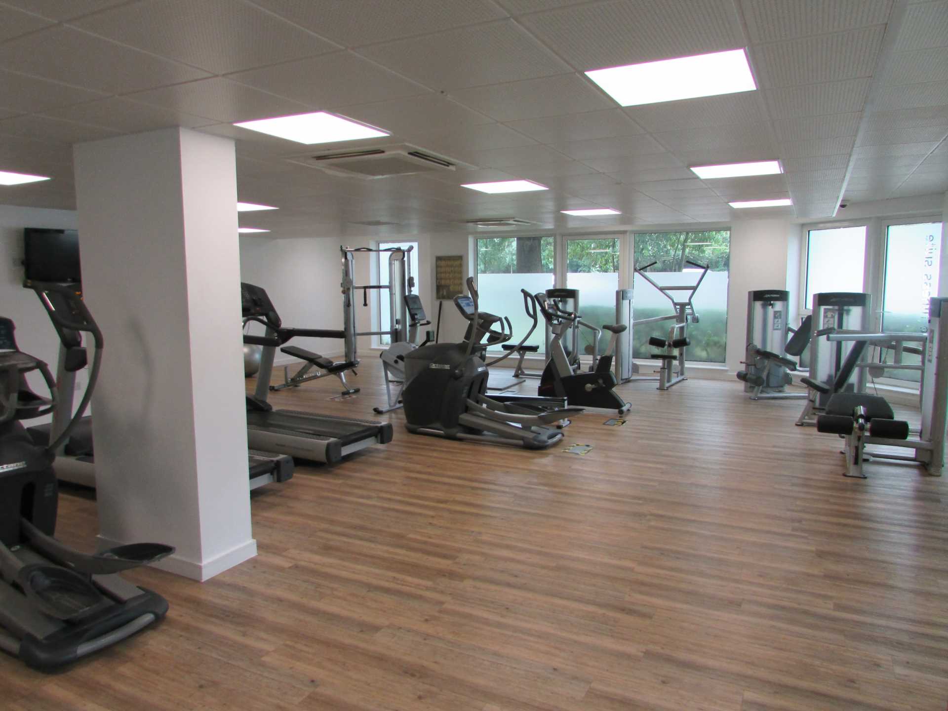 Brunel Court, Edgware, Image 12