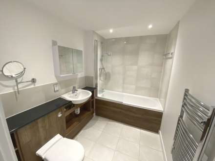 Brunel Court, Edgware, Image 10
