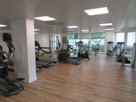Brunel Court, Edgware, Image 12