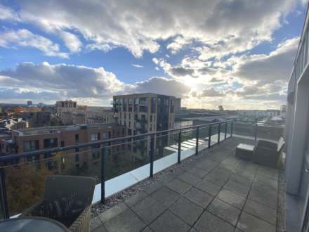 Brunel Court, Edgware, Image 4
