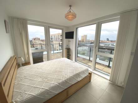 Brunel Court, Edgware, Image 8