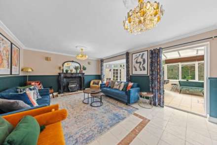 Deacons Hill Road, Elstree, Image 3
