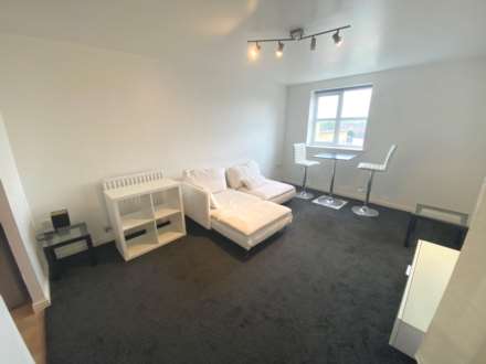 Station Road, Borehamwood, Image 2