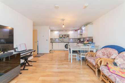Todd Close, Borehamwood, Image 2