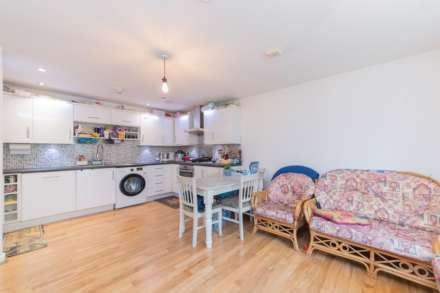Todd Close, Borehamwood, Image 4