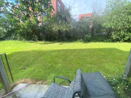 Todd Close, Borehamwood, Image 7