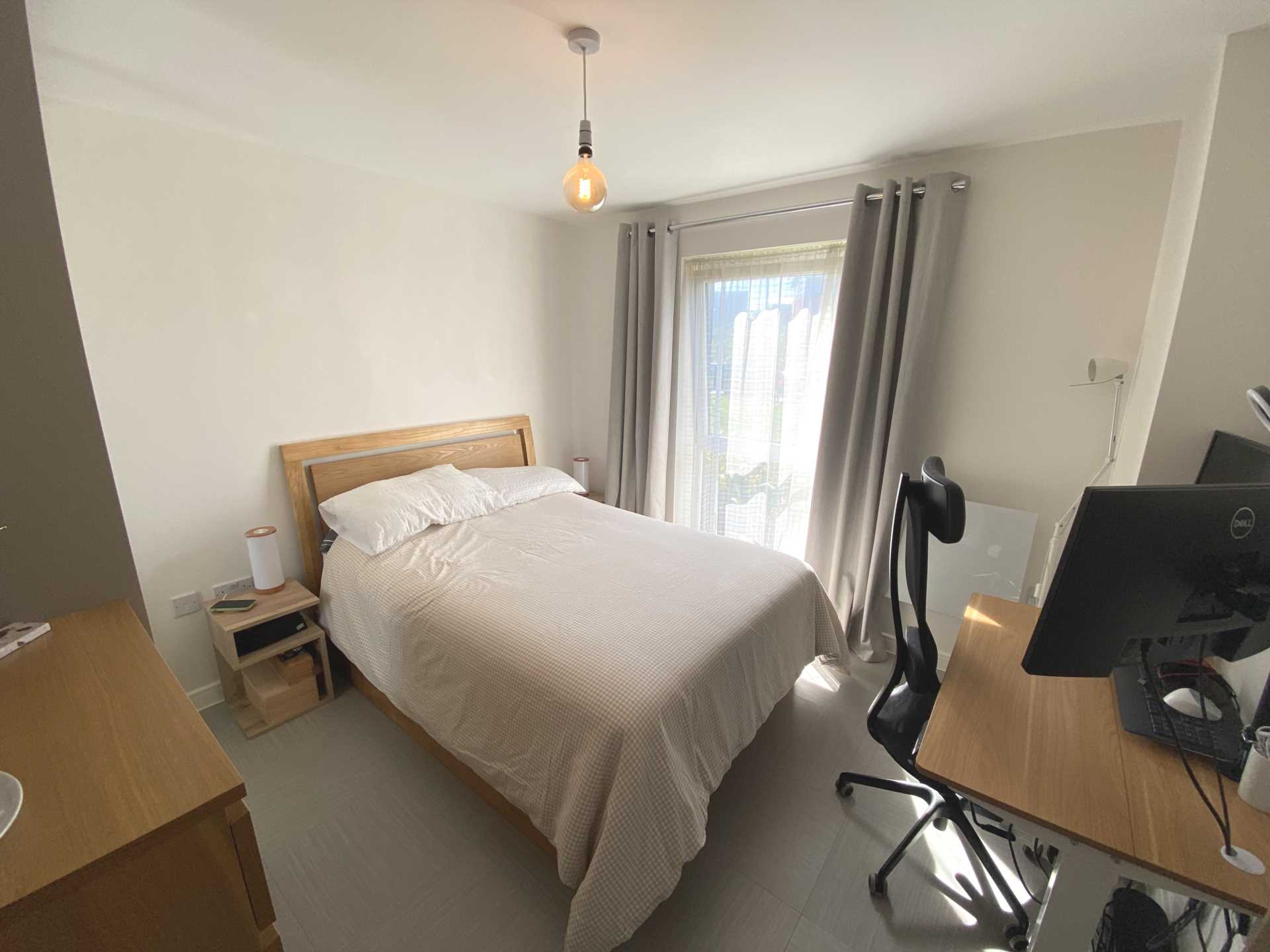 Holmesley Road, Borehamwood, Image 6