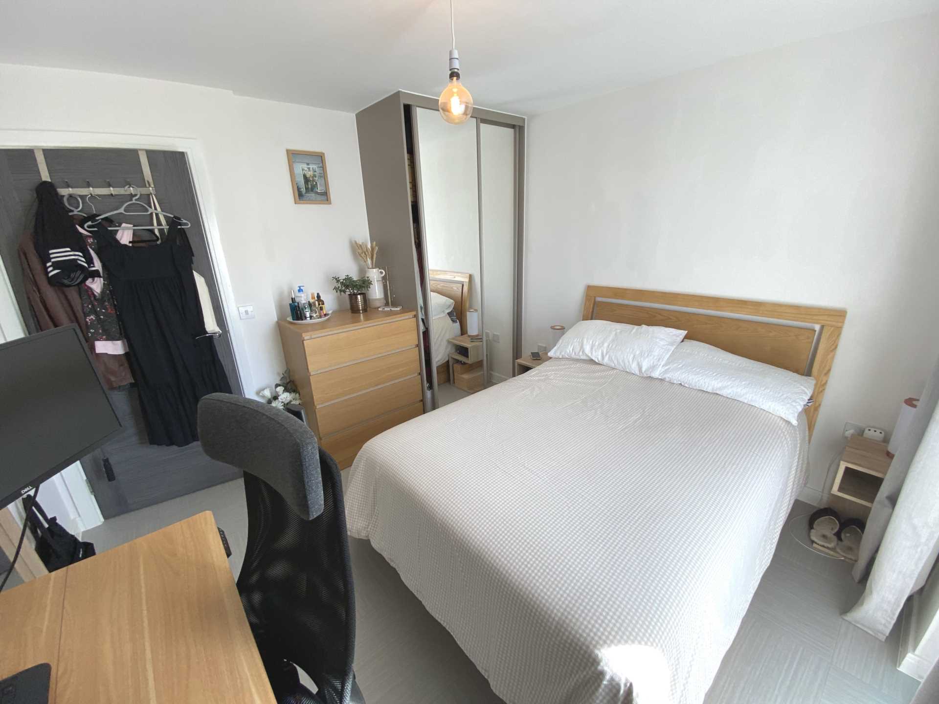 Holmesley Road, Borehamwood, Image 7