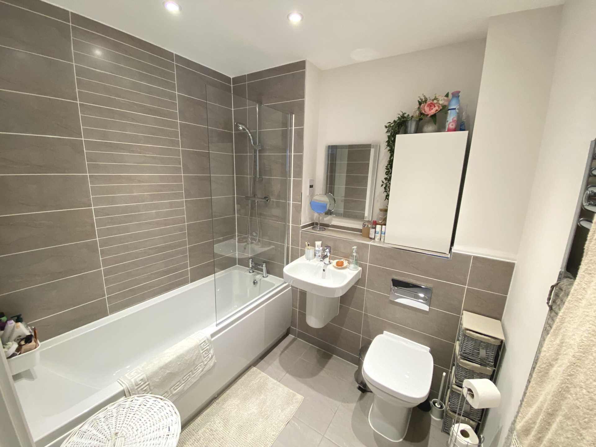 Holmesley Road, Borehamwood, Image 8