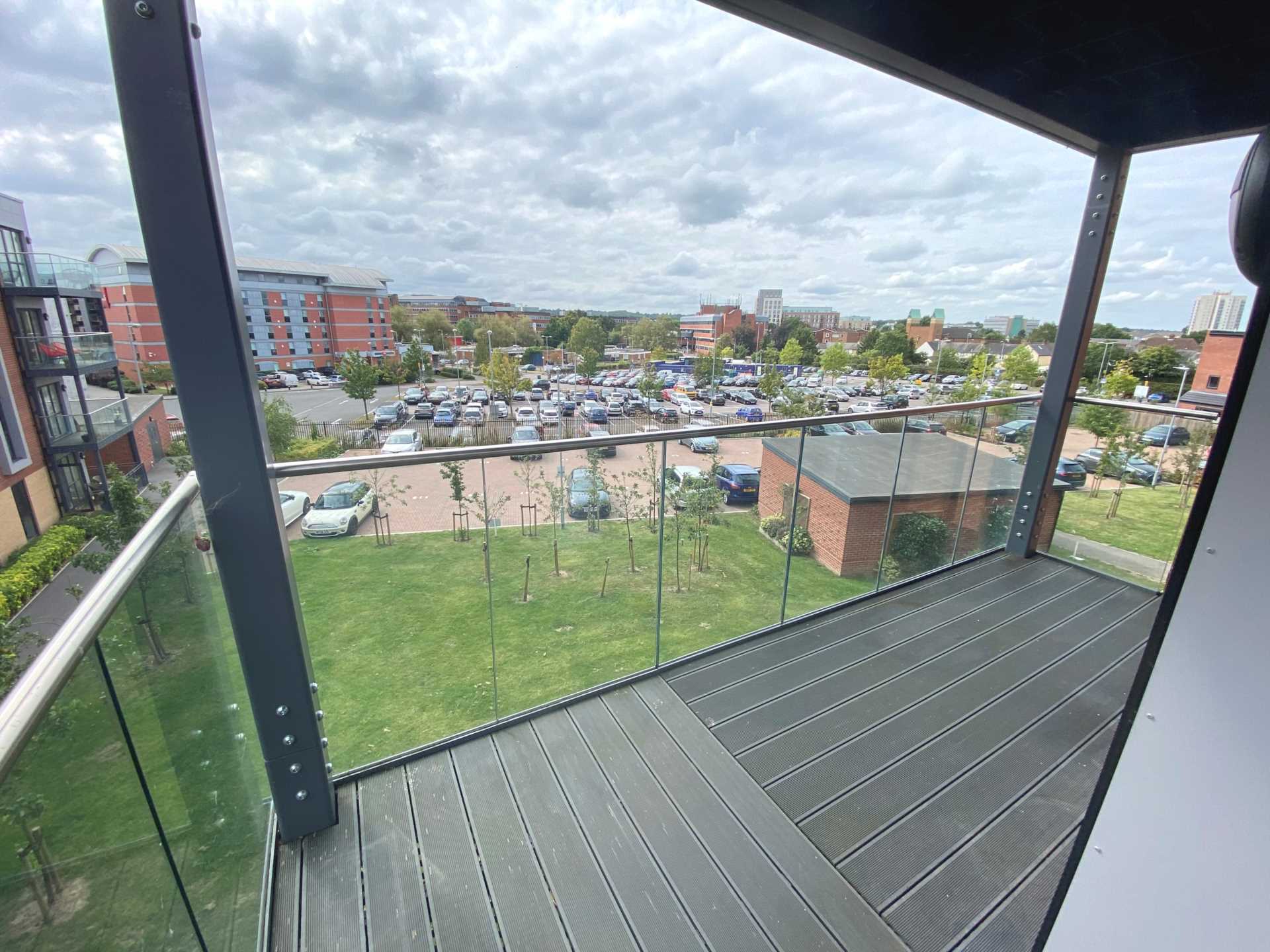 Holmesley Road, Borehamwood, Image 6