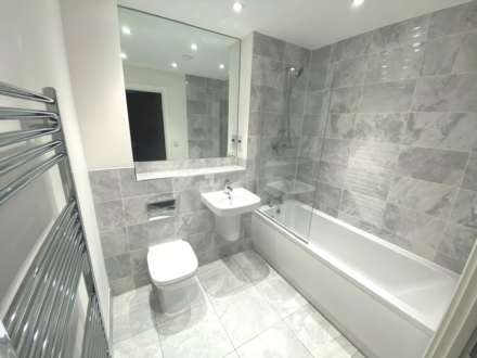 Holmesley Road, Borehamwood, Image 12