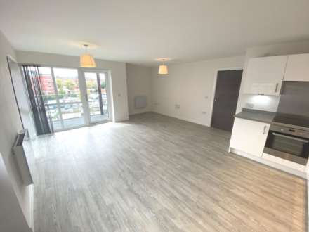 Holmesley Road, Borehamwood, Image 3