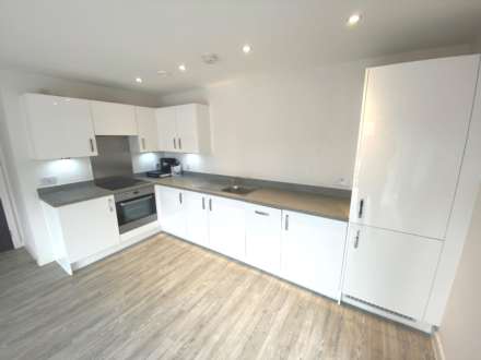 Holmesley Road, Borehamwood, Image 5