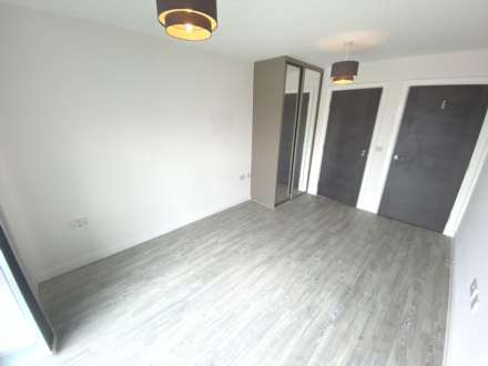 Holmesley Road, Borehamwood, Image 7