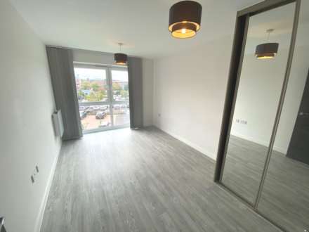 Holmesley Road, Borehamwood, Image 8