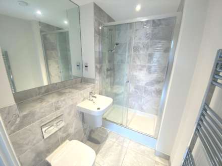 Holmesley Road, Borehamwood, Image 9