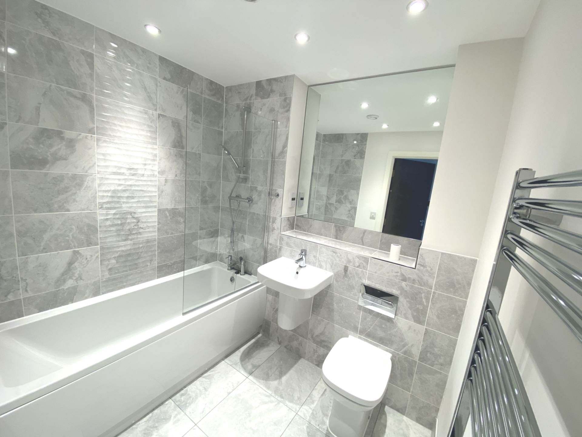 Holmesley Road, Borehamwood, Image 10