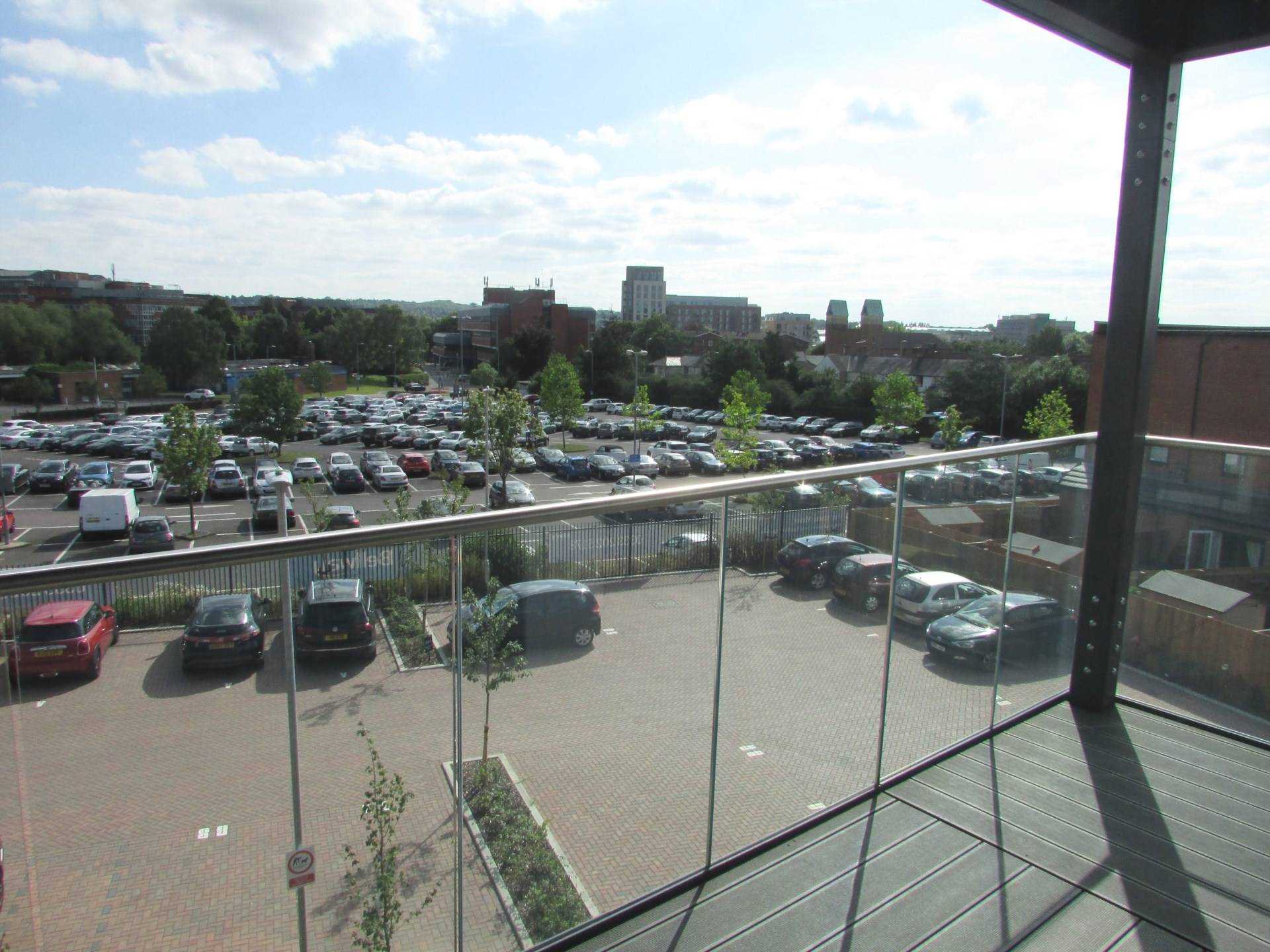 Holmesley Road, Borehamwood, Image 4