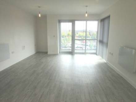 Holmesley Road, Borehamwood, Image 2
