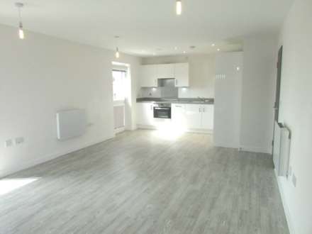 Holmesley Road, Borehamwood, Image 3