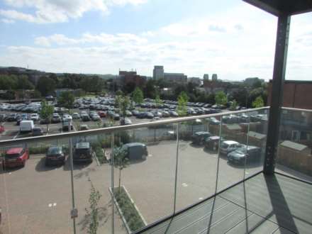 Holmesley Road, Borehamwood, Image 4
