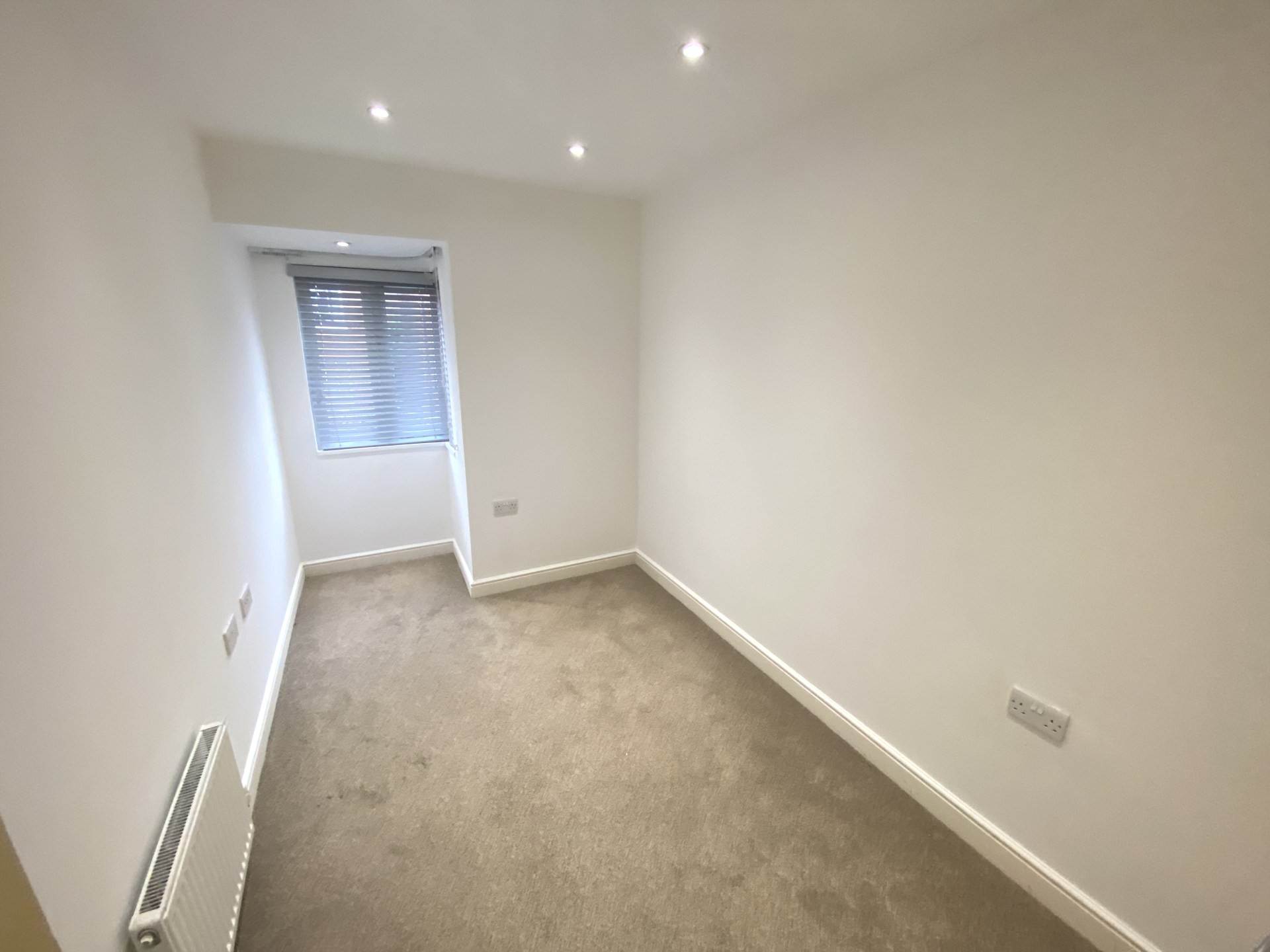 New Road, Elstree, Image 12
