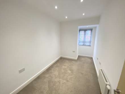 New Road, Elstree, Image 11