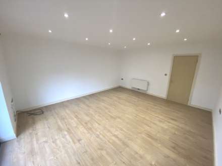 New Road, Elstree, Image 3