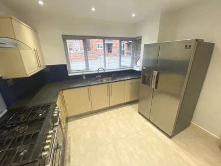 New Road, Elstree, Image 6