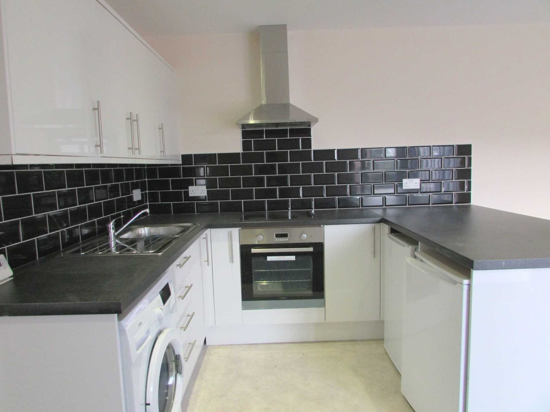Leeming Road, Borehamwood, Image 3