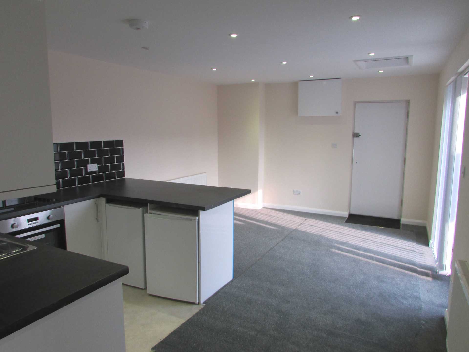 Leeming Road, Borehamwood, Image 4