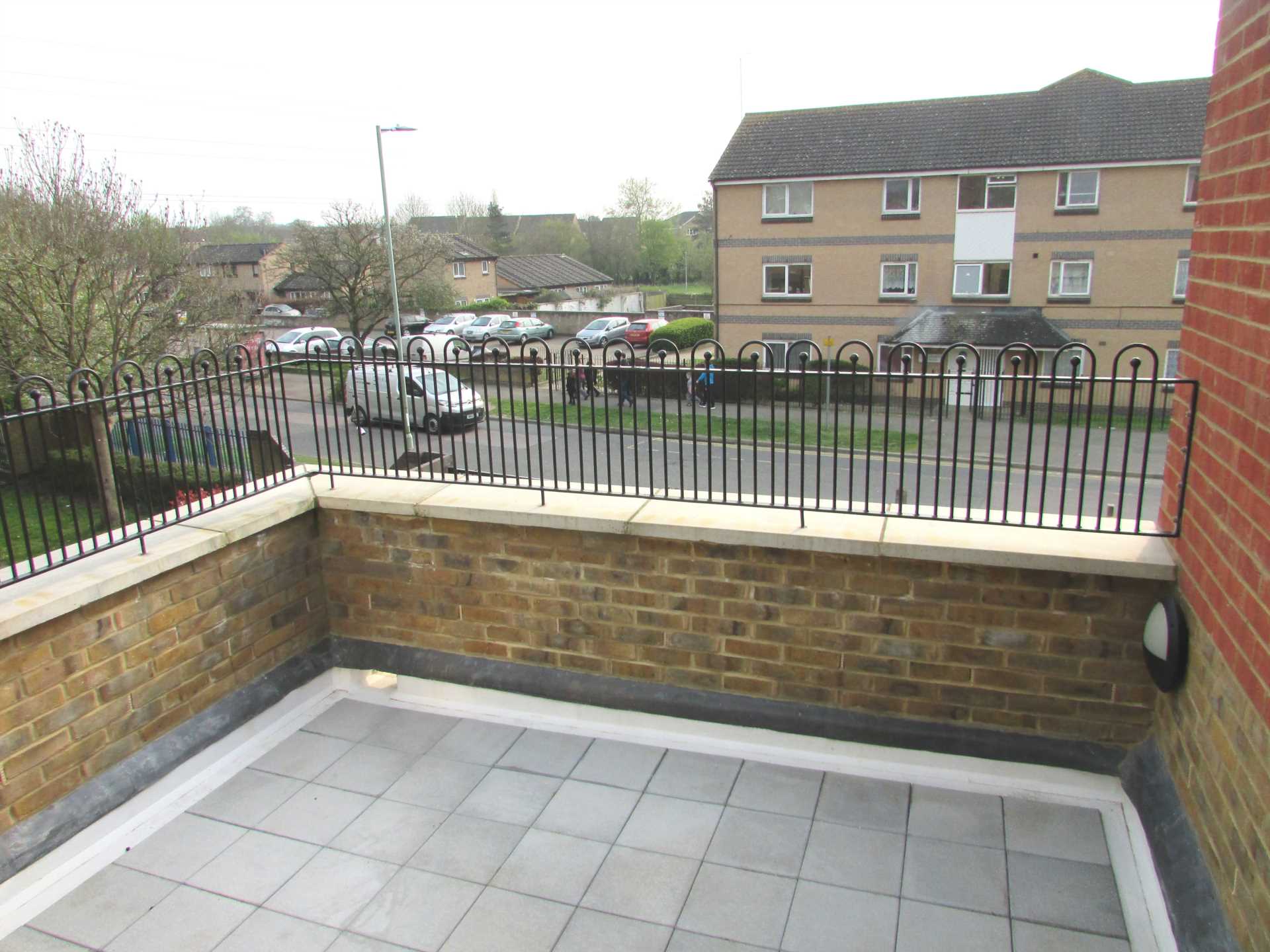 Leeming Road, Borehamwood, Image 5