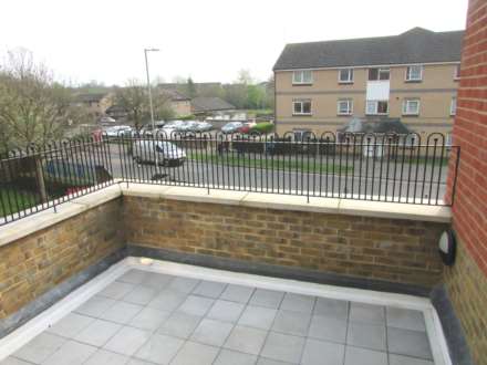 Leeming Road, Borehamwood, Image 5
