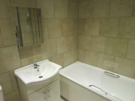 Leeming Road, Borehamwood, Image 7