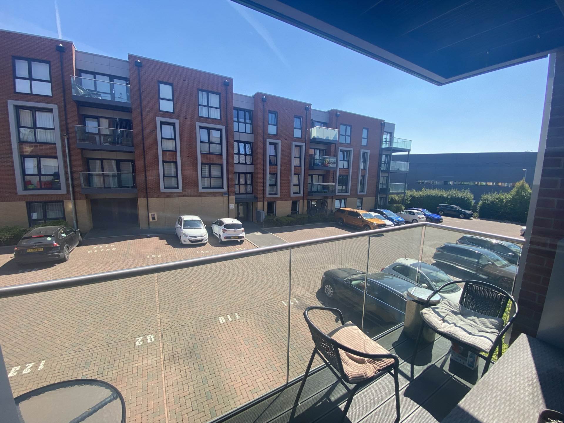Holmesley Road, Borehamwood, Image 4