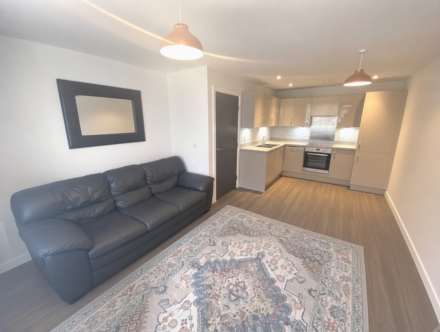 Holmesley Road, Borehamwood, Image 2