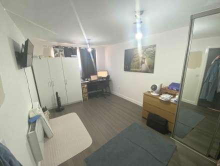Holmesley Road, Borehamwood, Image 6