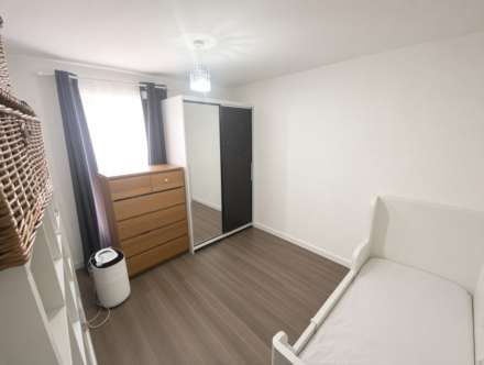 Holmesley Road, Borehamwood, Image 8