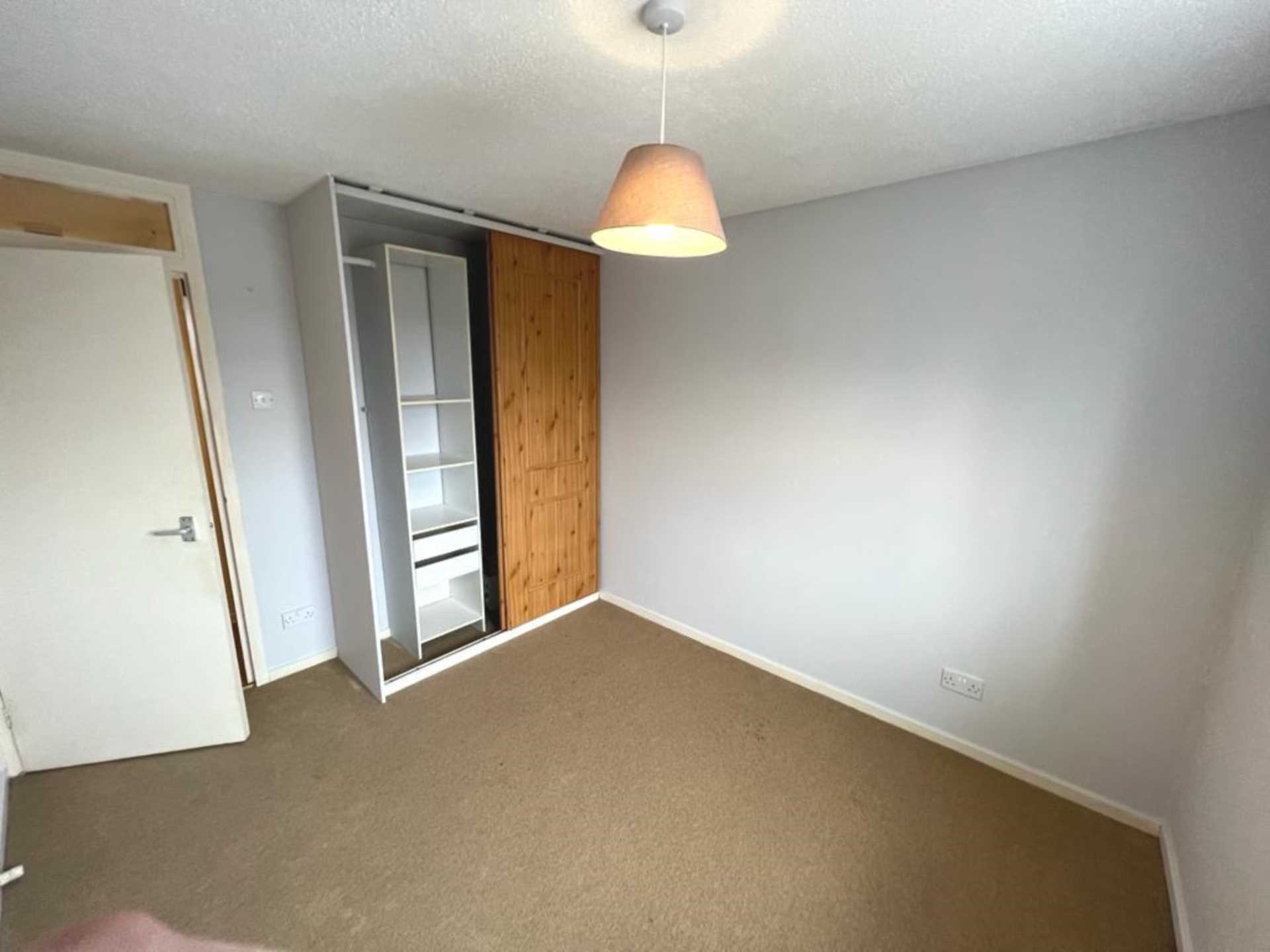 Springwood Crescent, Edgware, Image 4