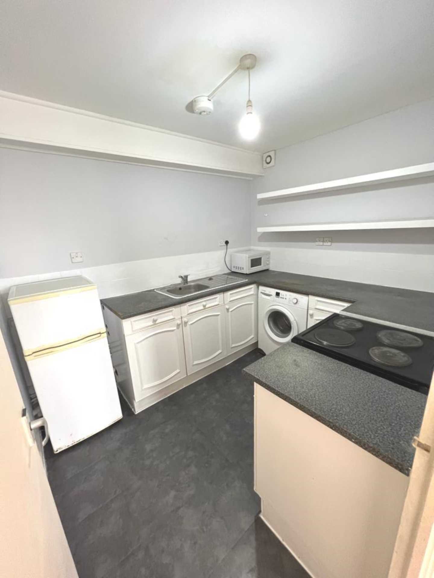 Springwood Crescent, Edgware, Image 6