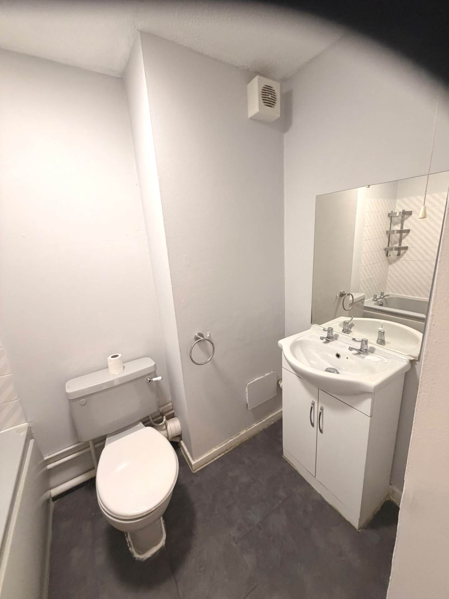 Springwood Crescent, Edgware, Image 8