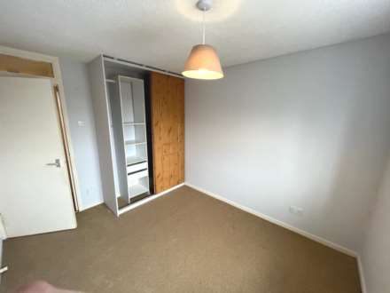 Springwood Crescent, Edgware, Image 4