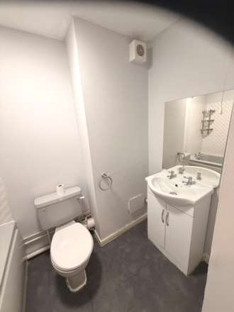 Springwood Crescent, Edgware, Image 8