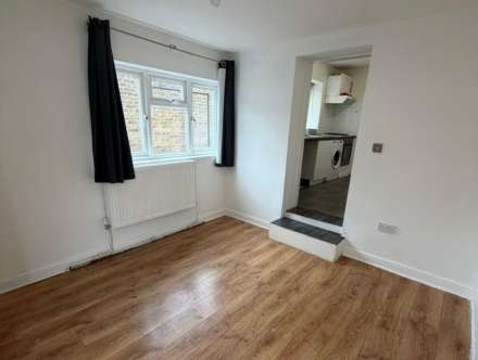 Watling Street, Radlett, Image 2