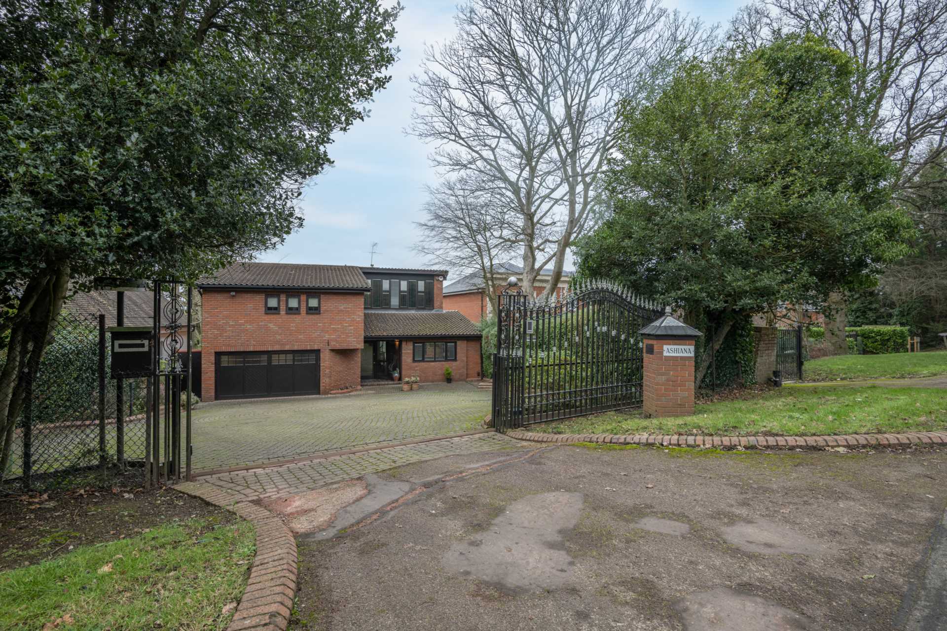 Barnet Lane, Elstree, Image 1