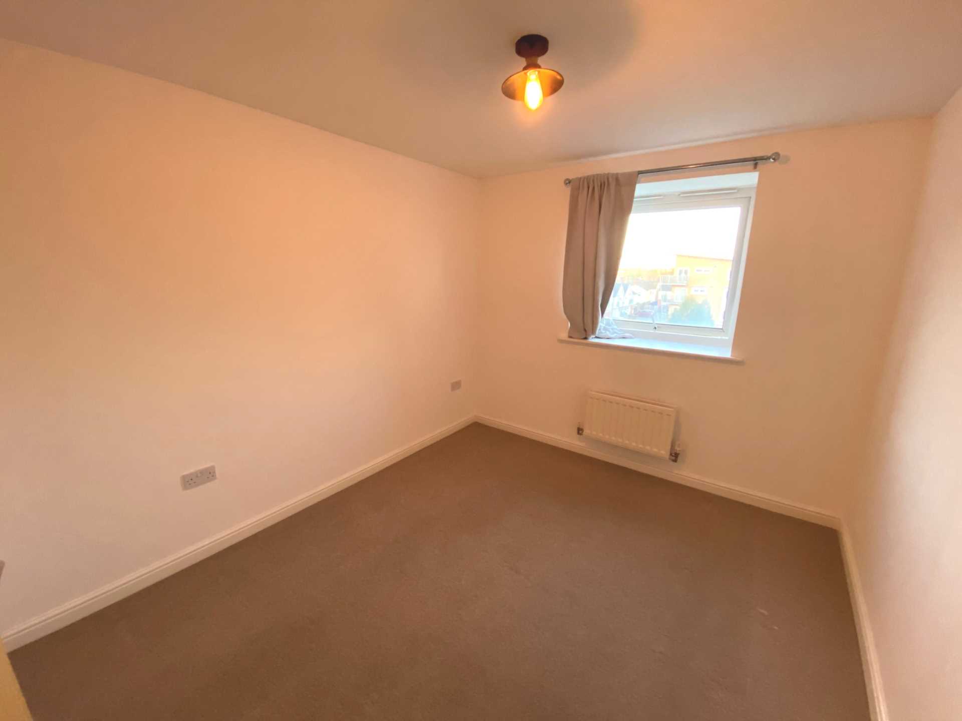 Odette Court, Borehamwood, Image 7