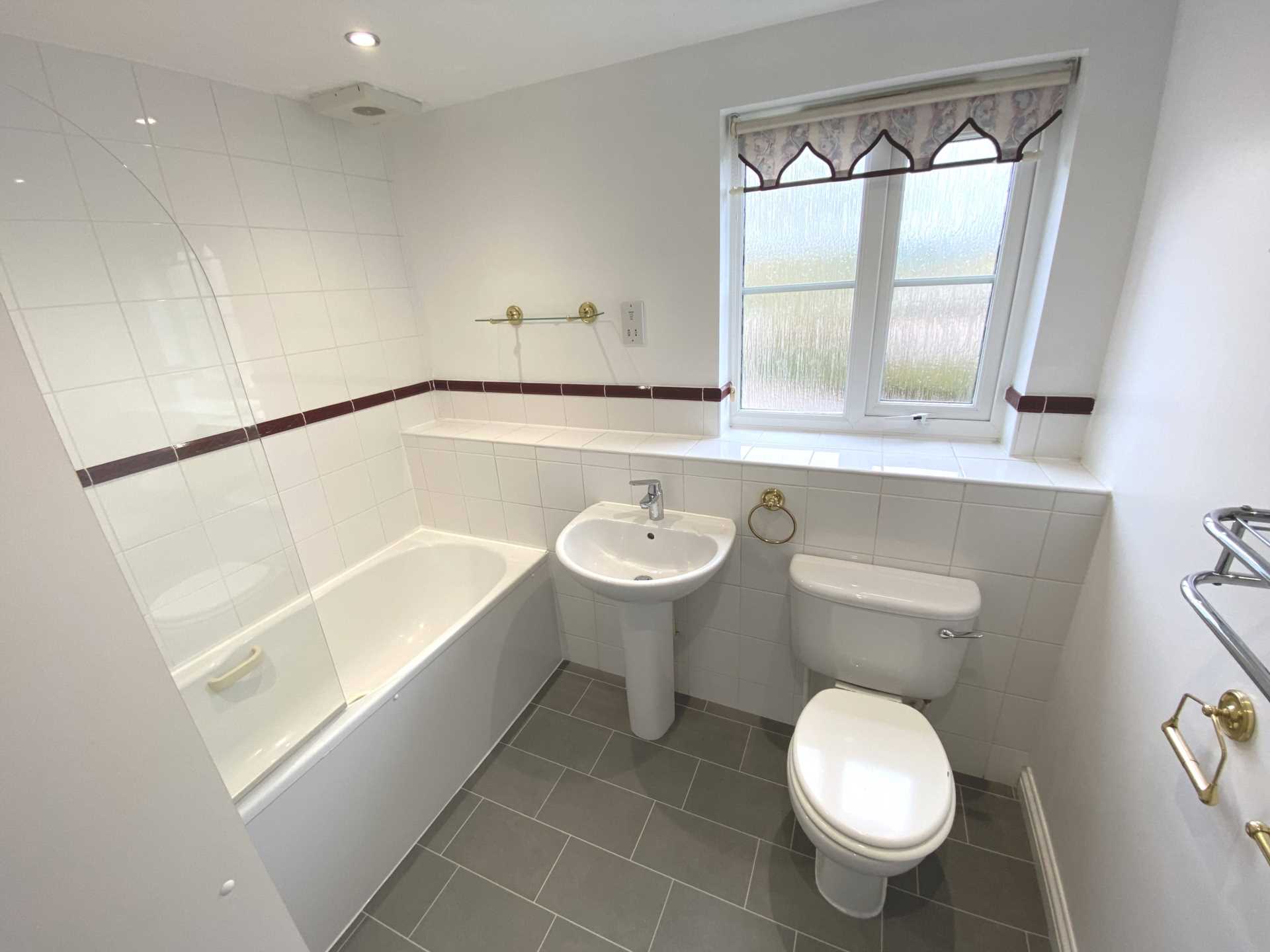 Kensington Way, Borehamwood, Image 8