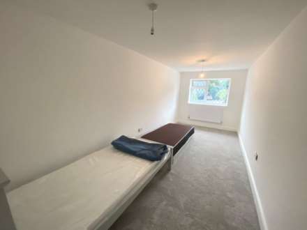 Woodside, Elstree, Image 13