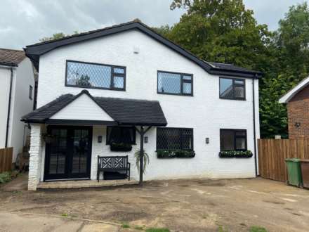 Woodside, Elstree, Image 19