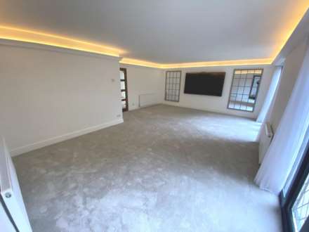 Woodside, Elstree, Image 5